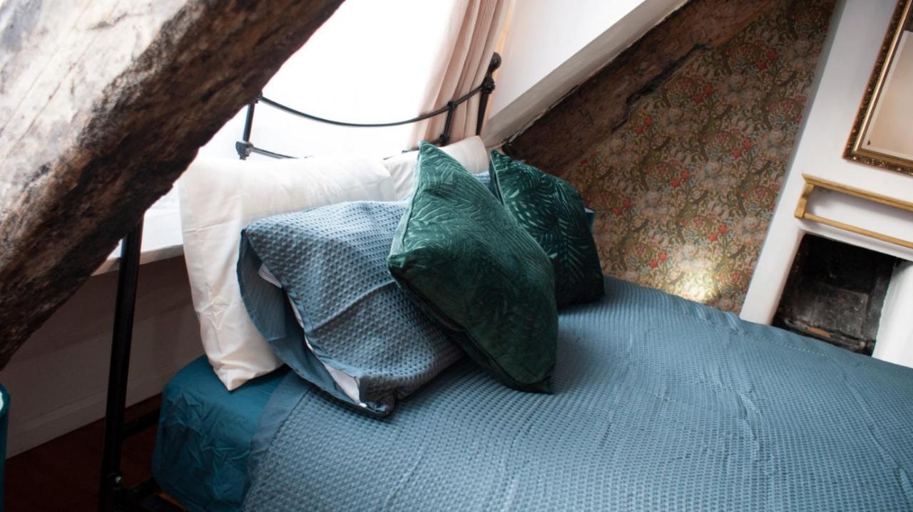 Little Pie In The Sky Bed & Breakfast Уитби Екстериор снимка