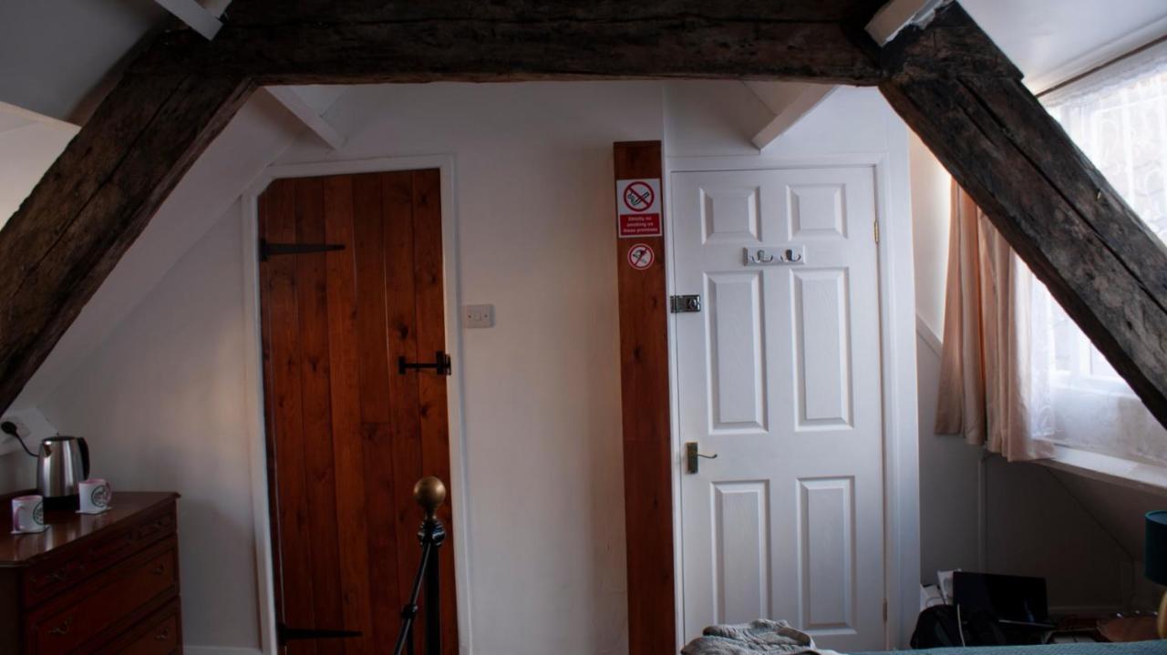 Little Pie In The Sky Bed & Breakfast Уитби Екстериор снимка