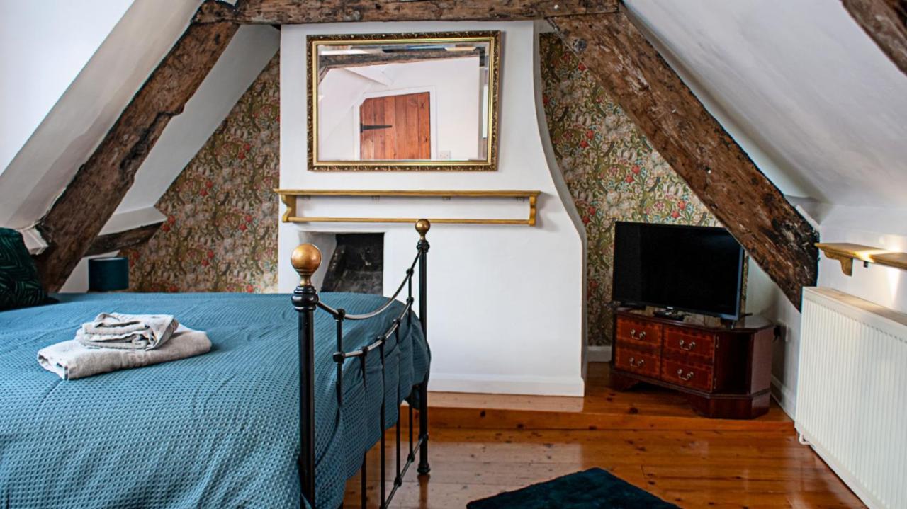 Little Pie In The Sky Bed & Breakfast Уитби Екстериор снимка